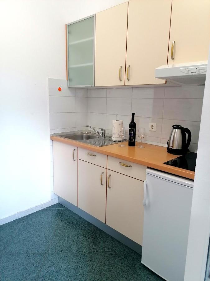 Apartments Melinda Baska Voda Luaran gambar