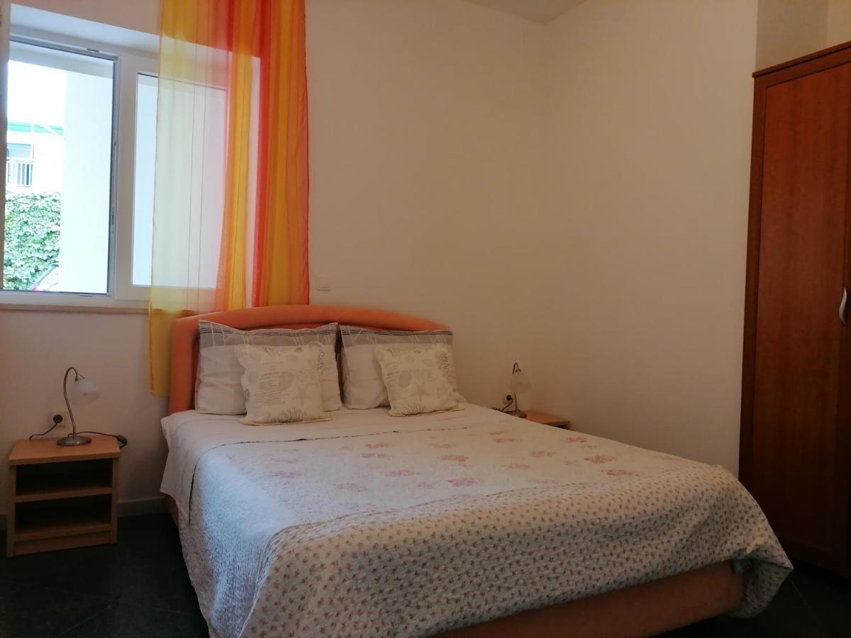 Apartments Melinda Baska Voda Luaran gambar