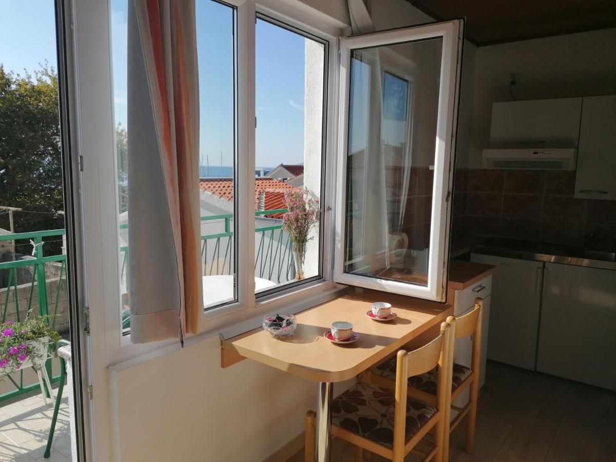 Apartments Melinda Baska Voda Luaran gambar