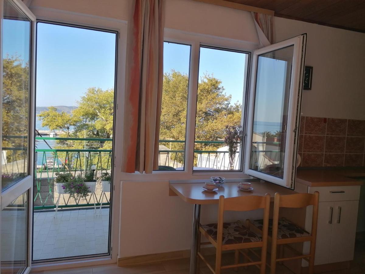 Apartments Melinda Baska Voda Luaran gambar